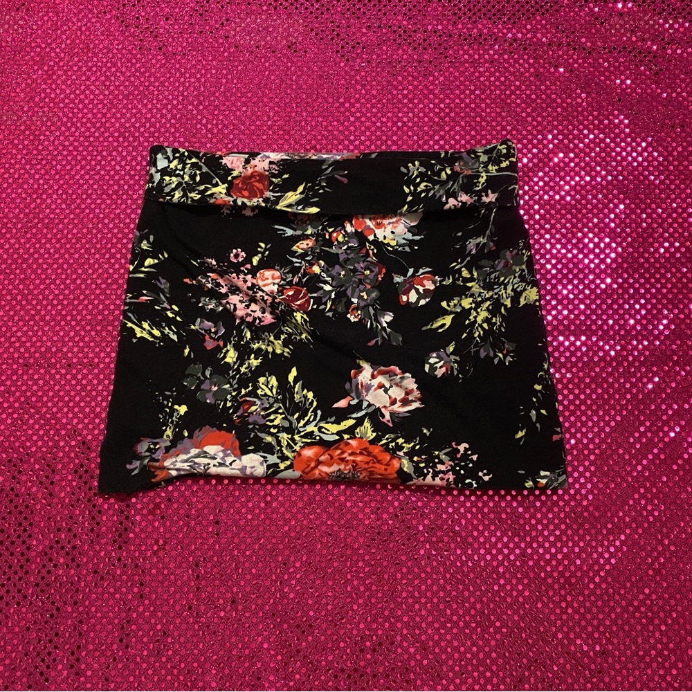 charlotte russe mini black with floral foldover skirt 
size medium